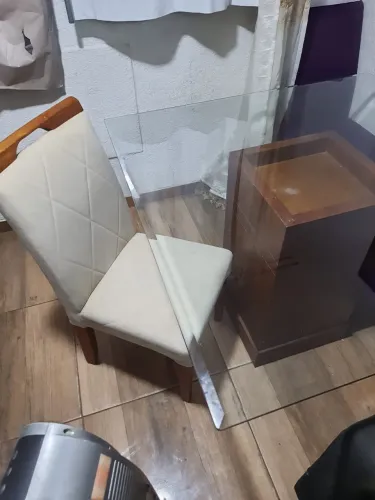 Mesa de jantar vidro + 4 cadeiras