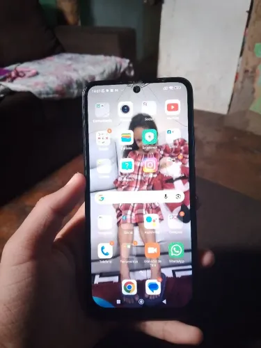Celular para em bom estado sor pra trocar o som dele