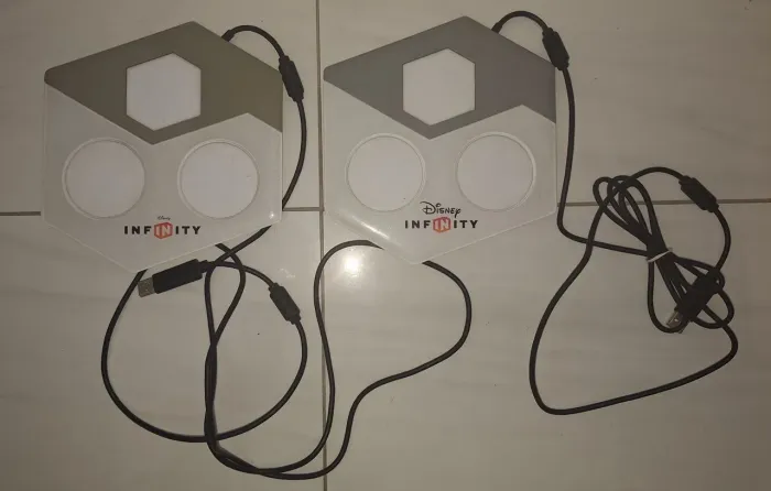 2 BASES FÍSICAS do DISNEY INFINITY para XBOX 360