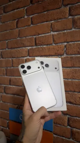 17 PRO MAX 256GB SILVER 12 dias de ativo