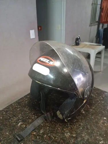 Capacete Peels