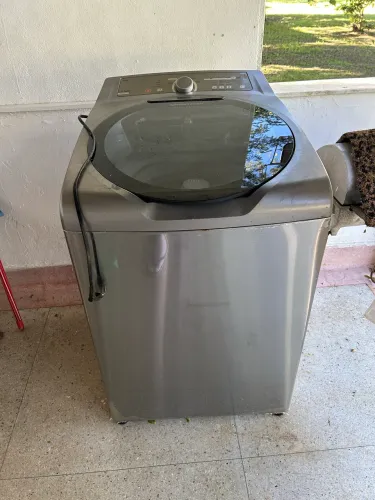 Quebrada Máquina de Lavar Brastemp inox