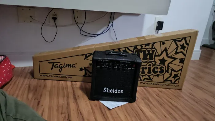 Kit Guitarra Tagima TG-530 Woodstock + Amp Sheldon GT1200<br>Stratocaster + Amp Sheldon