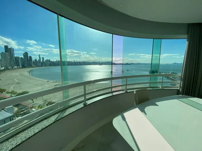 Apartamento Frente Mar 3 Suítes com Jacuzzi Aluguel Anual Balneário Camboriú