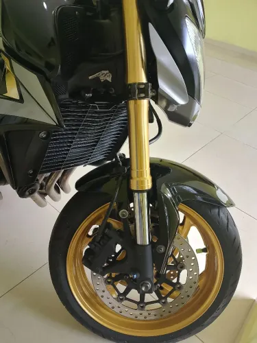 CB 1000r