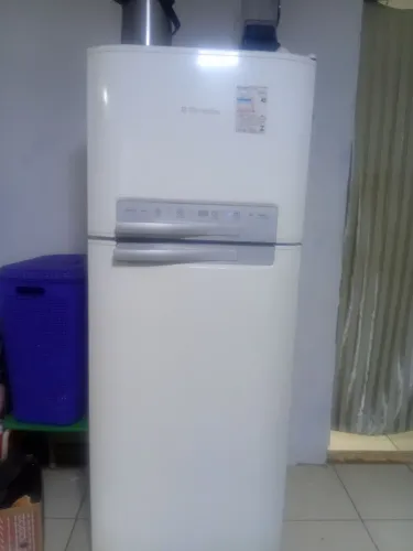 Vende geladeira grande