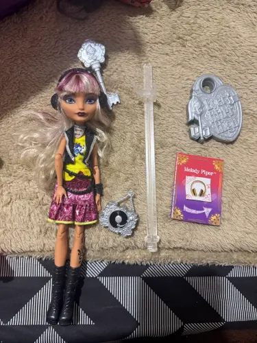 Boneca Ever After High - Melody Piper