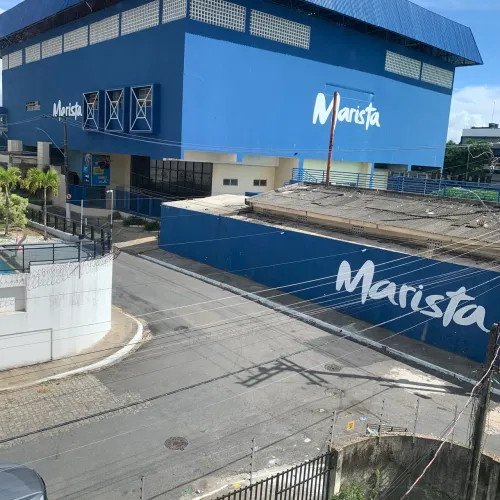 Apartamento no farol vizinho ao colégio Marista