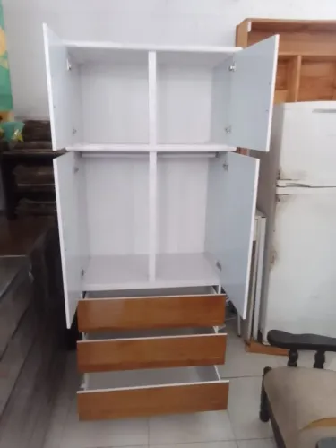 Chegou lindos guarda-roupa solteiro duas portas o marido duas portas 3 gavetas 990,00