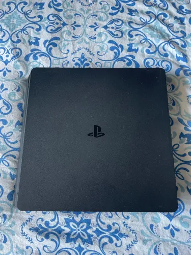 PlayStation 4 slim 500g com 5 jogos