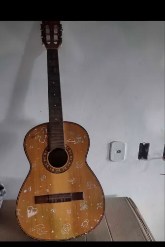 Tem q comprar corda e o rastilho