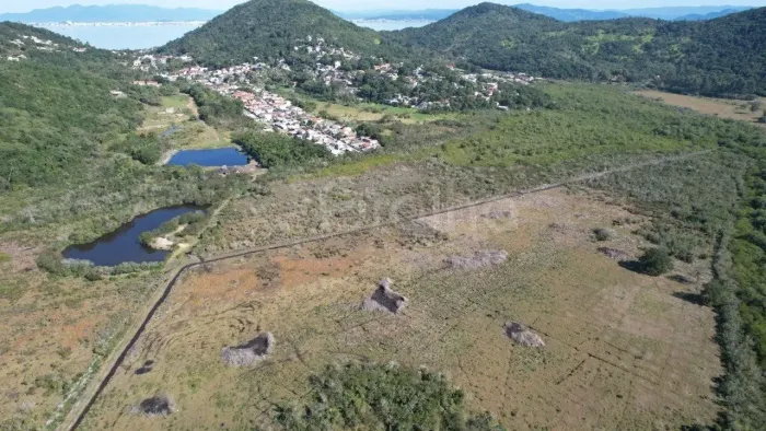 Imóvel para venda possui 250000000 metros quadrados em Sambaqui - Florianópolis - SC