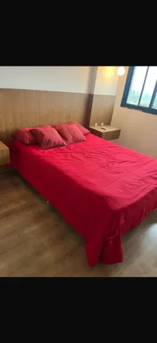 Cama box excelente estado