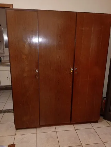 Guarda roupa madeira maciça