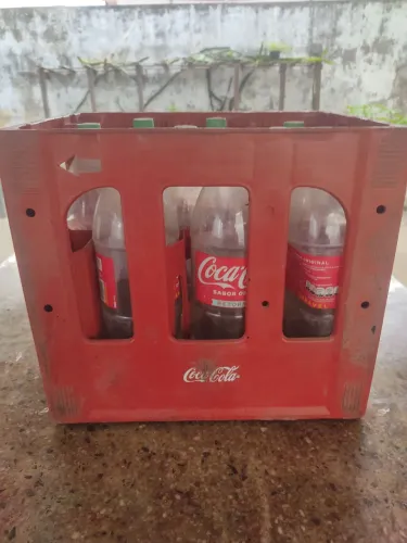 Caixa de coca cola de dois litros retornável 