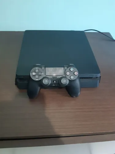 PS4 Slim um térica de giga