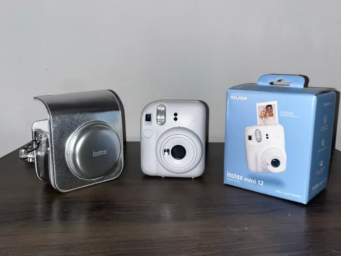Câmera Polaroide Instax mini 12