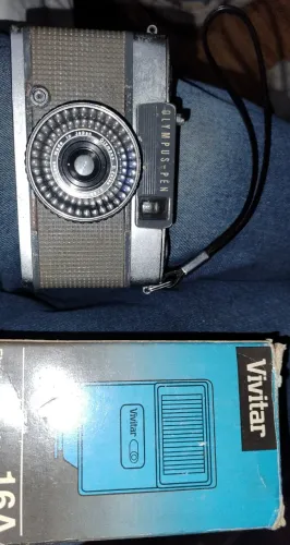 Câmera retrô com flash