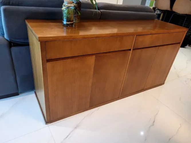 Buffet 4 portas + 2 gavetas (madeira veneer)