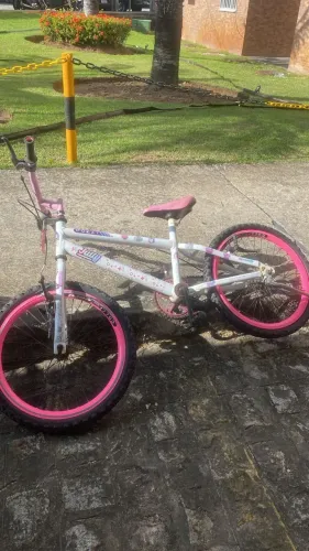 Vendo Bicicleta bem conservada