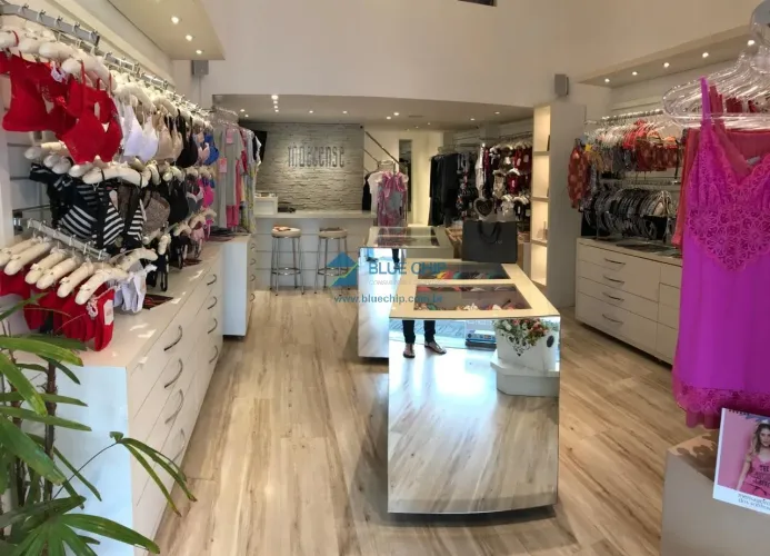 Loja para locação no Shopping Novo Leblon - Barra da Tijuca - 40 m² mais jirau por R$6.000