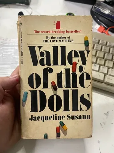Livro Valley of the dolls jacqueline susann