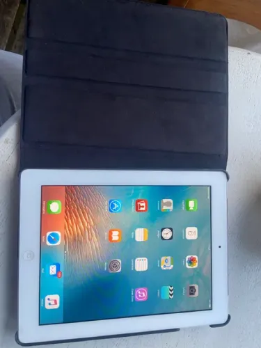 iPad 2 3G - com cabo original e capa - em ótimo estado