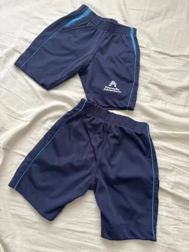 Bermudas uniforme Adventista tamanho 4