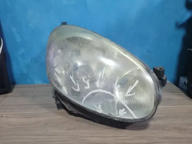 Farol Esquerdo Nissan March 2012 a 2015 26010 1HL0A