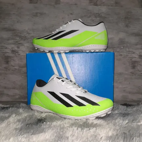 Chuteira Adidas Society Branca