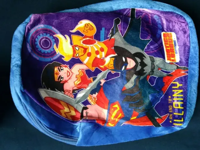 Mochila pequena Liga da Justiça infantil nova tecido pelúcia para menino e menina