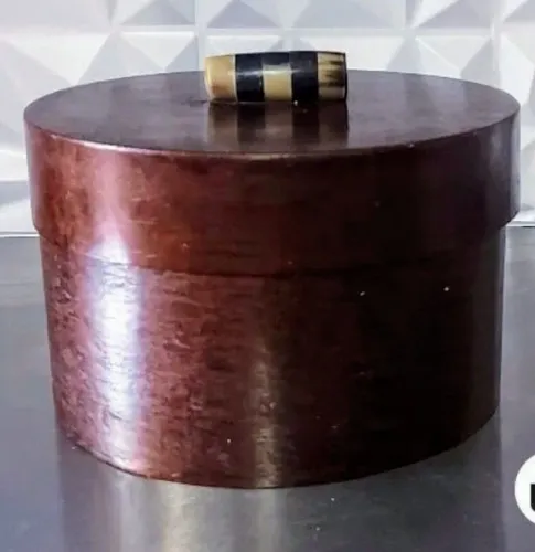Caixa de madeira para guardar objetos ou cooler 
