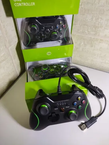 Controle de Xbox One USB com fio.