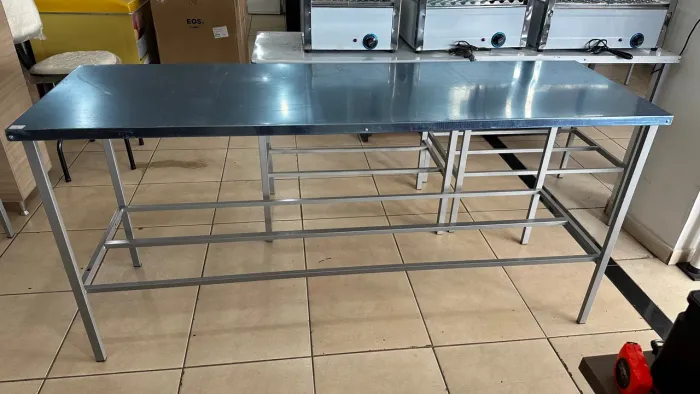 Mesa com tampo inox 1.90x0.60