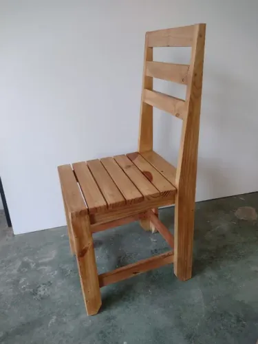 Cadeira de Madeira - Estilo Rustico