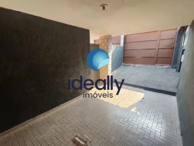 Casa Geminada 2 Quartos para Locação - 1 Vaga - Suíte - Individual - Bairro Glória