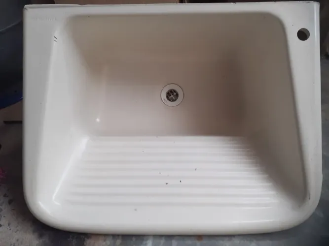 Vendo Tanque de roupa em cerâmica
