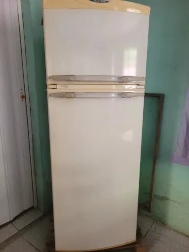 Geladeira Brastemp 360 L e Fogão Consul mod. Erva Doce
