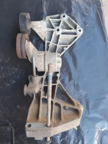 Suporte do alternador da mercedez classe A