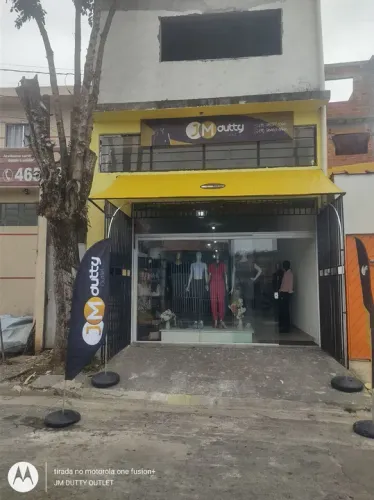Loja de roupas feminina e masculina-aceito carro de cargo na troca JM Dutty Outlet