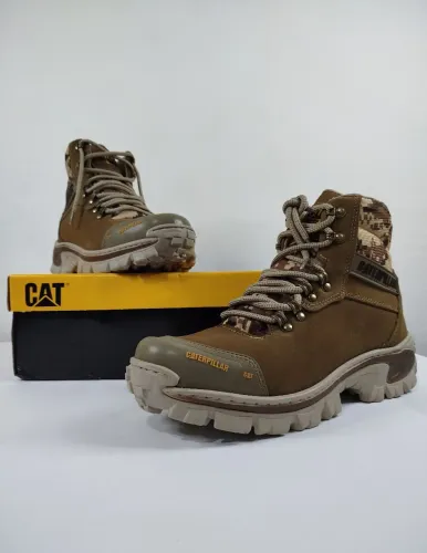 Bota Cat TOP:Couro legítimo,Palmilha gel,Costurado,Sola Top,Bico PVC 39/40, 41/42, e 43/44