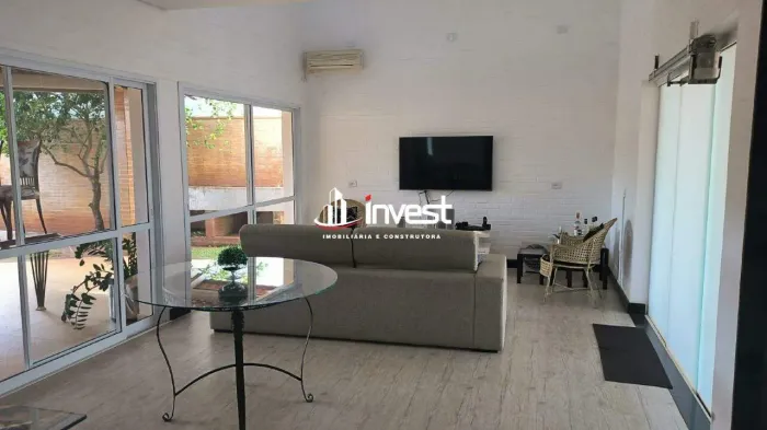LINDA E RÚSTICA CASA E COMPLETAMENTE SUSTENTÁVEL