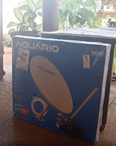 Antena parabólica completa ( Aquário) .