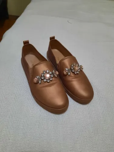 Sapatilha Bronze com Detalhes