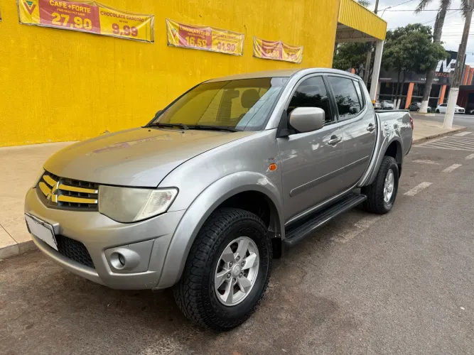 Mitsubishi L200 Triton HLS 2.4 Flex 16V CD Mec. 2015