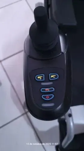 Cadeira de rodas motorizada