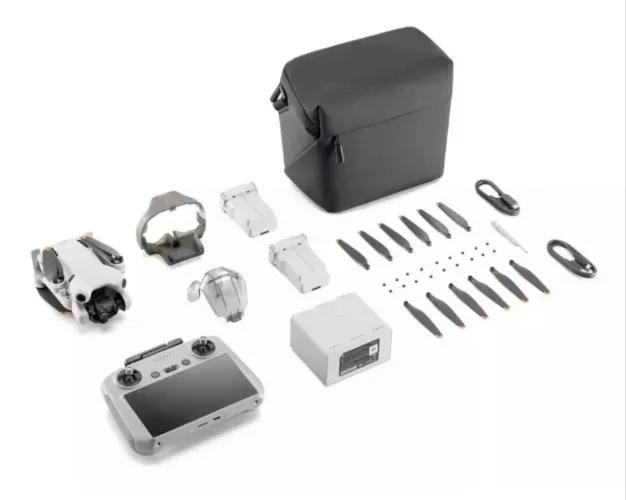 Drone DJI Mini 4 Pro Fly More Combo (Com tela) BR 