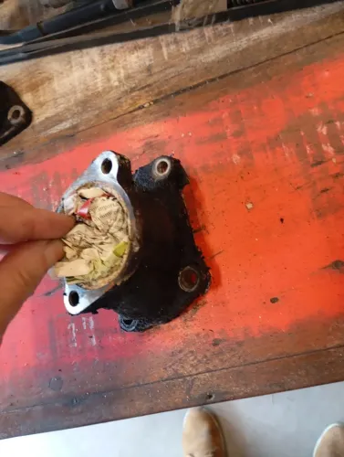 Carcaça válvula termostática de H100 Hyundai diesel 