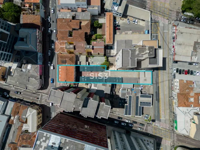 Terreno à venda no Centro de Curitiba 970 m², potencial construtivo de até 8.000 m²