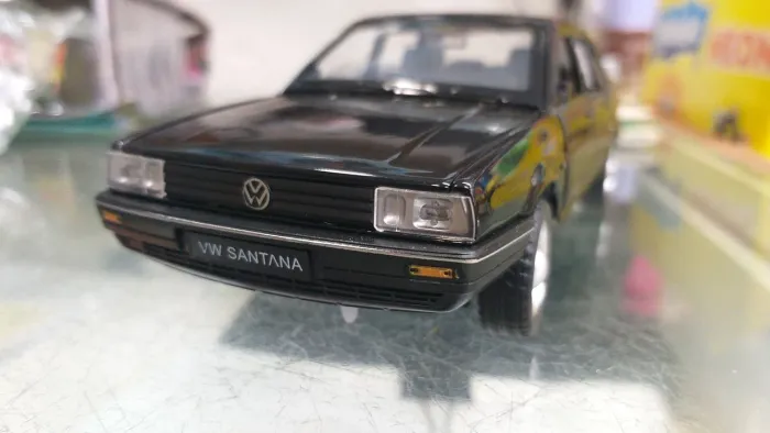 Miniatura VW Santana 1987 - Colecionável